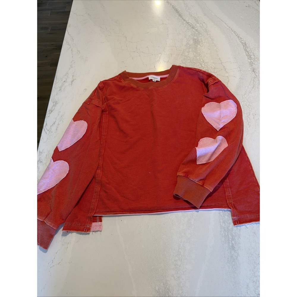 Anniewear Los Angeles Boutique Color Washed Cropped Crew in Red w/ Pink Hearts
